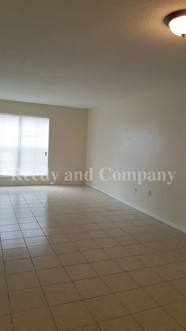 Foto del edificio - 3790 Jasmine Dr