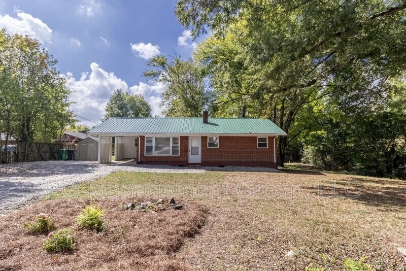 Primary Photo - 225 Clark Blvd