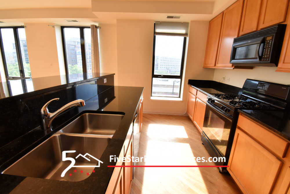 Foto principal - 343 W Old Town Ct