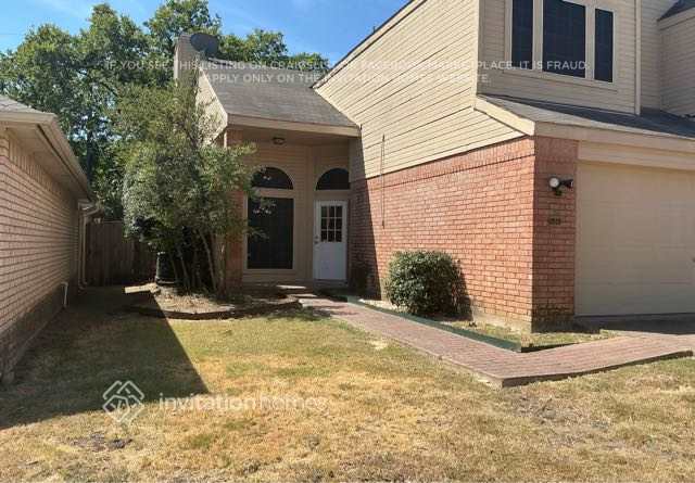 Foto del edificio - 536 Majestic Park Ln