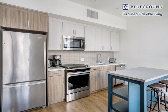 Foto del edificio - 8809 Washington Blvd