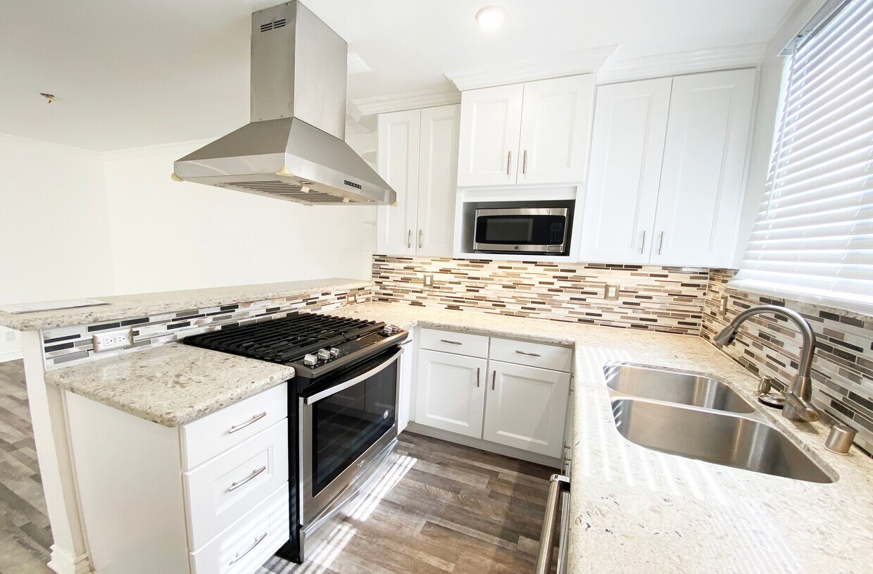 Foto principal - 432 N Palm Dr