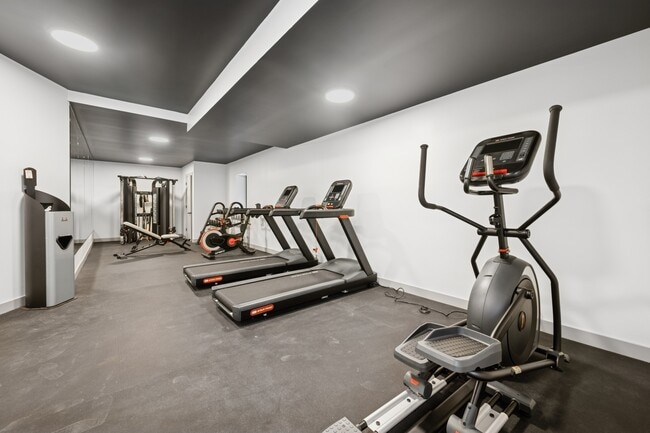 Building Photo - 1335 W Estes Ave