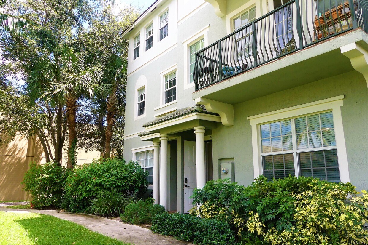 1809 NW 12th St, Boca Raton, FL 33486 Townhome Rentals in Boca Raton