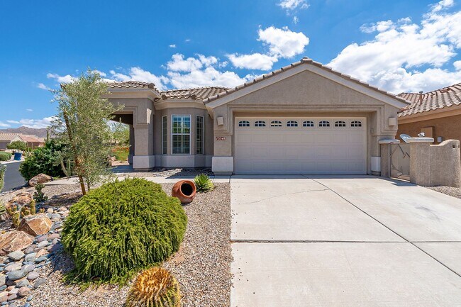 Building Photo - Gated Community!