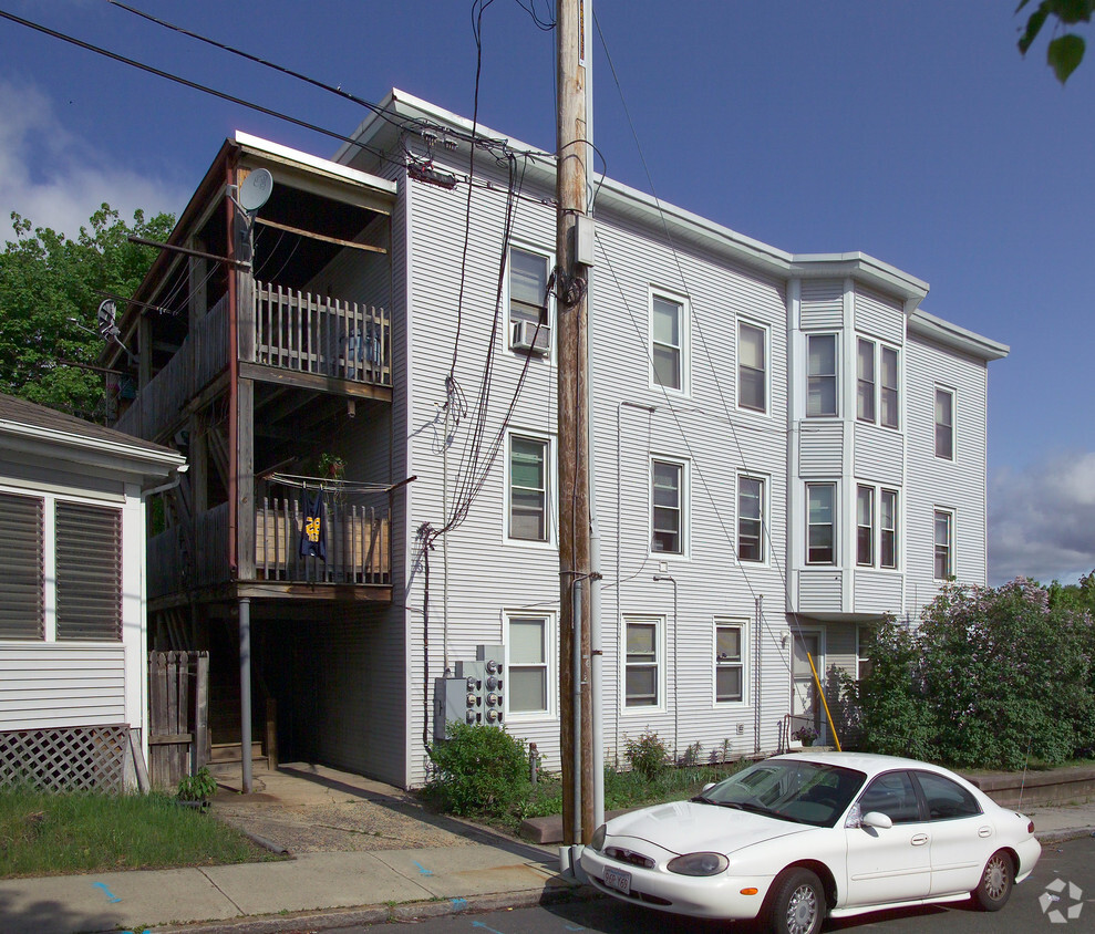 Building Photo - 318 Front St