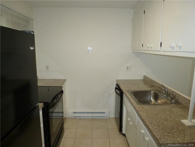 Kitchen - 213 Baxter Rd