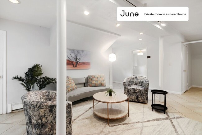 Building Photo - Room in Shared 6 bed/2 bath home