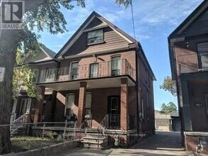 Building Photo - 282 Gladstone Ave