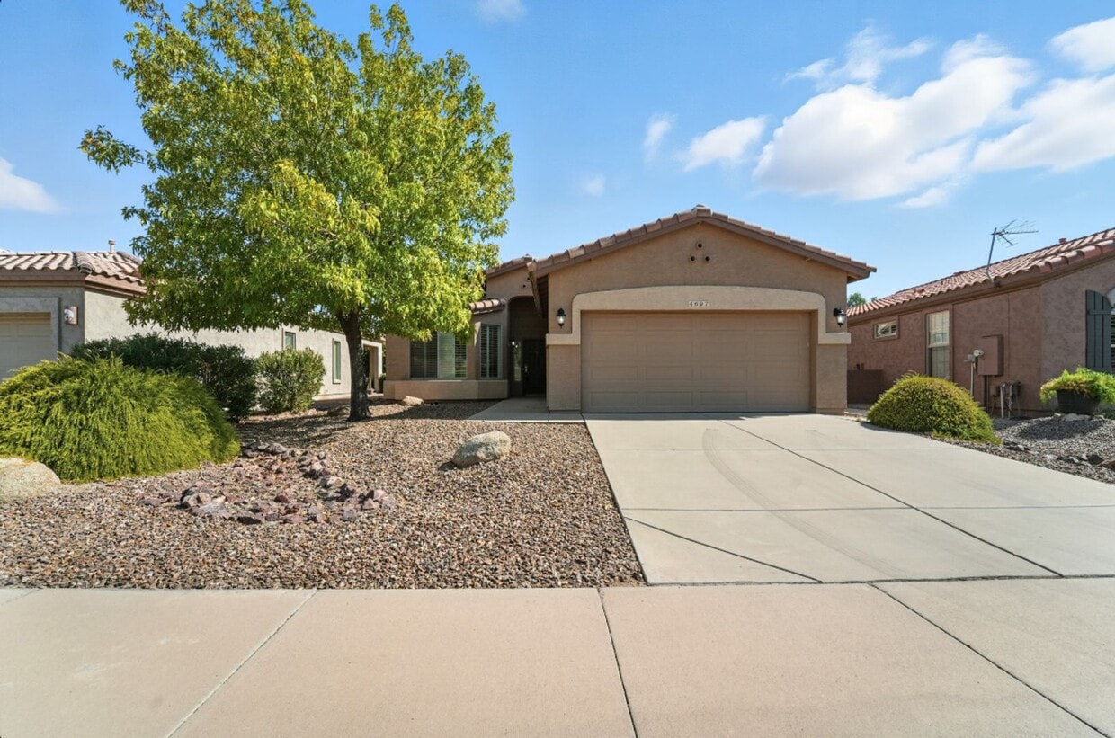 Primary Photo - Fully Remodeled 2BR + Den in Trilogy at Po...