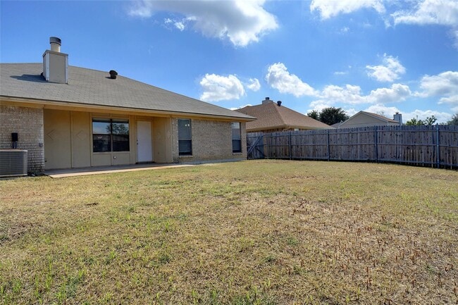 Foto del edificio - 7745 Pear Tree Ln