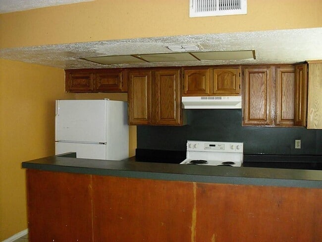 Building Photo - 7045 Chasewood Dr