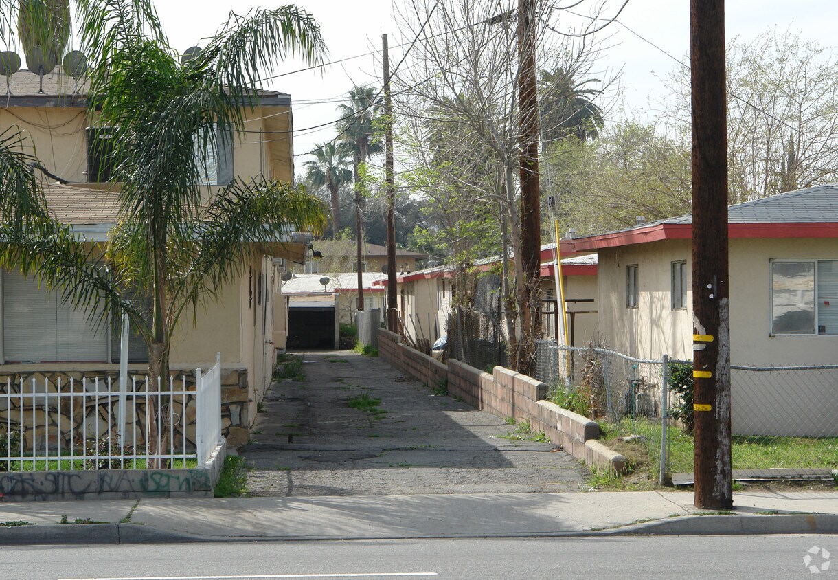 Foto del edificio - 239-249 W 9th St