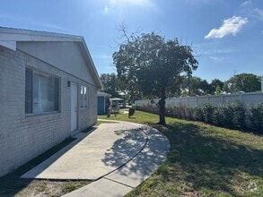 Building Photo - 207 E Tiffany Dr