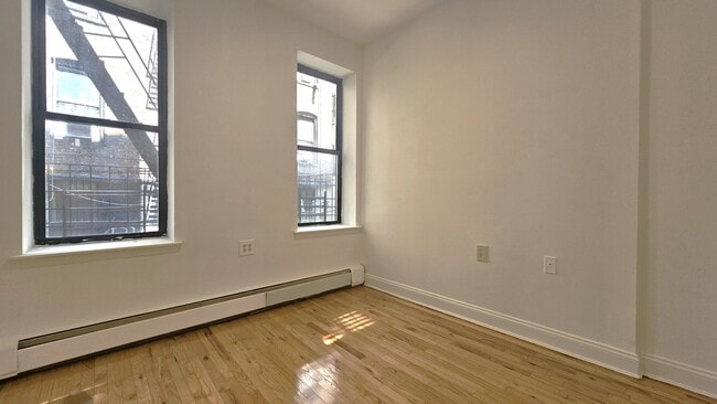 Building Photo - 519 W 151st St