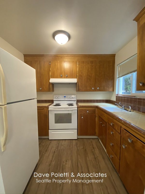 Building Photo - 4511 40th Ave NE