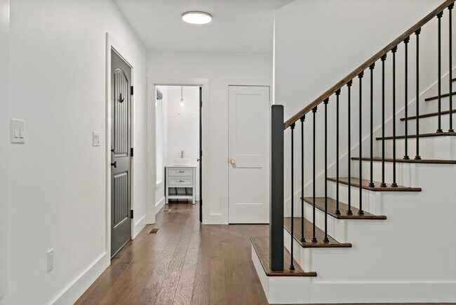 Building Photo - 3 Bedroom Single Family Home in Stonington...