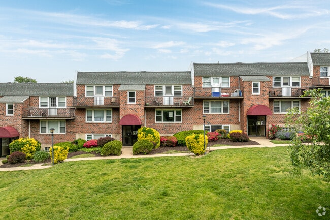 Valley Court Condominiums