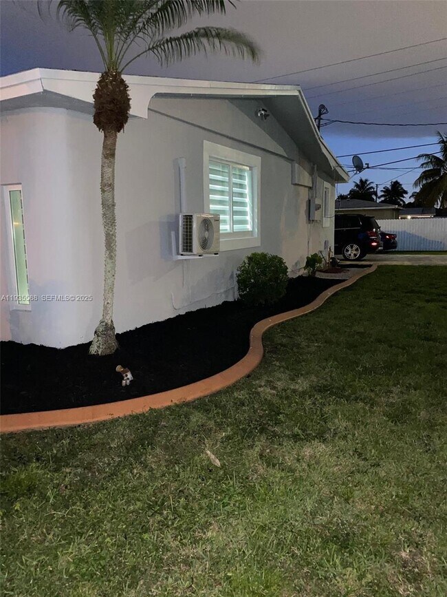 Foto del edificio - 3880 NW 179th St