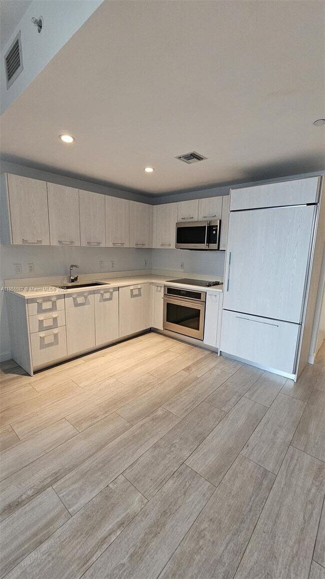 Foto del edificio - 45 SW 9th St
