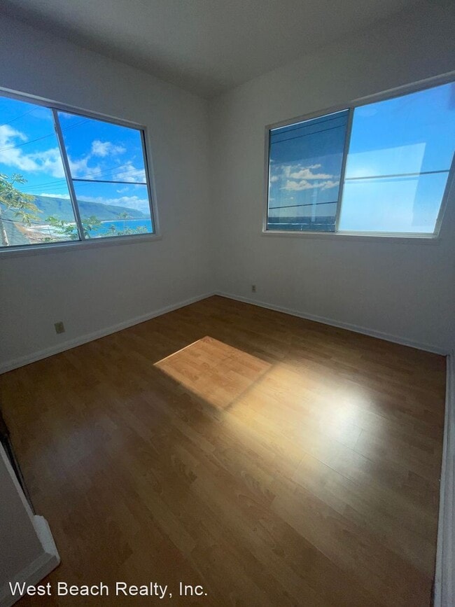 Building Photo - 2 br, 1 bath House - 87-1320C Makai