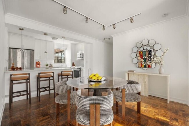 Foto del edificio - 3 bedroom in New York NY 10065