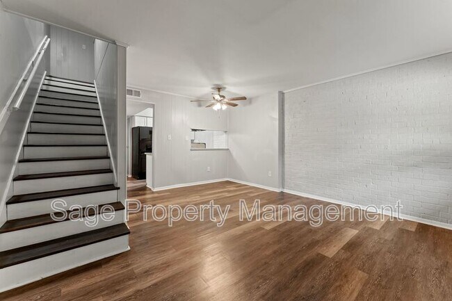 Foto del edificio - 2457 Brownlee St