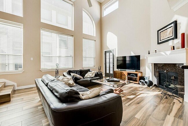 Foto del edificio - 13811 Cady Ct