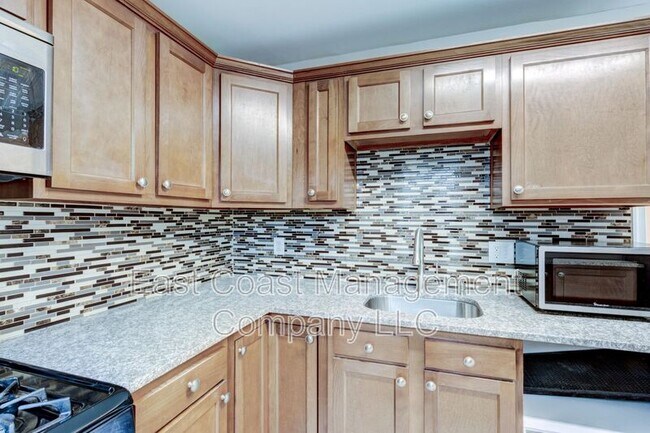Building Photo - 8529 Ramort Dr