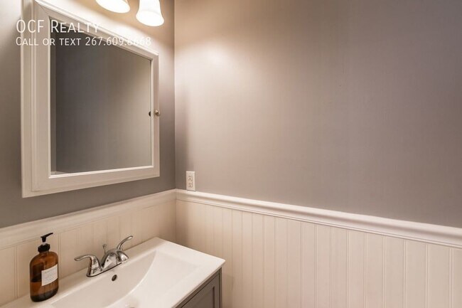 Building Photo - Three Bed Point Breeze Townhome