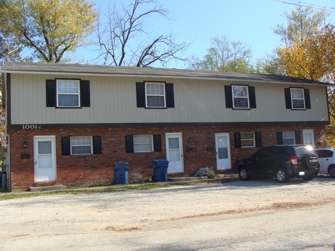 Primary Photo - 1001 College Ave Apartment Complex