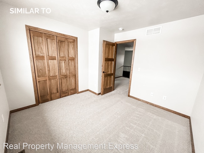 Building Photo - 3 br, 2.5 bath House - 9003 W Jerald Pl
