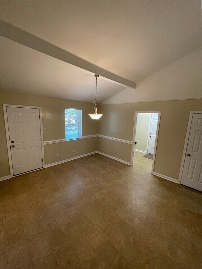 Foto del edificio - 2302 Woodsman Dr
