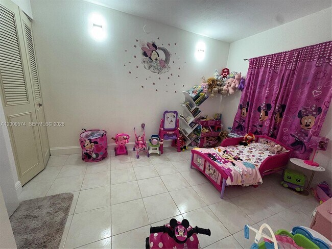 Foto del edificio - 8025 SW 107th Ave