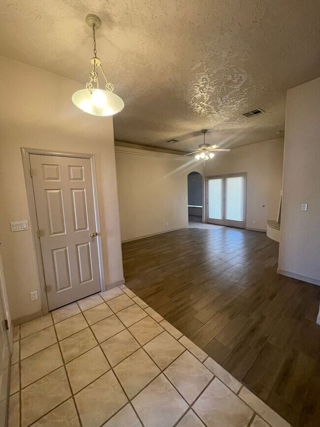 Building Photo - 2677 Stellar Way
