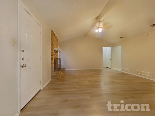 Foto del edificio - 5929 Birchhill Rd