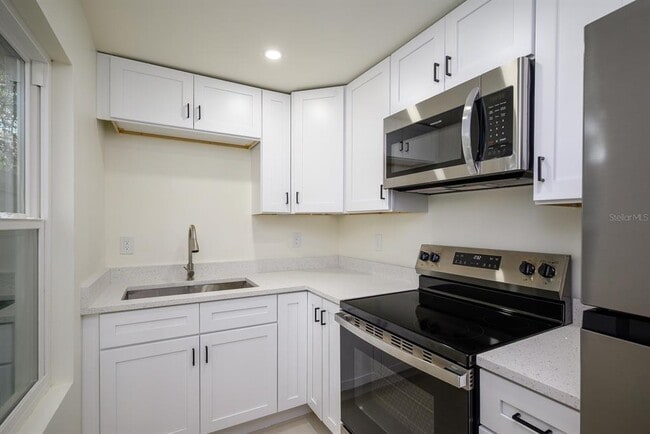 Foto del edificio - 1135 Drew St