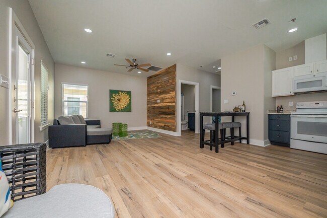 Foto del edificio - 2121 Farm to Market Road 3036, Unit 128