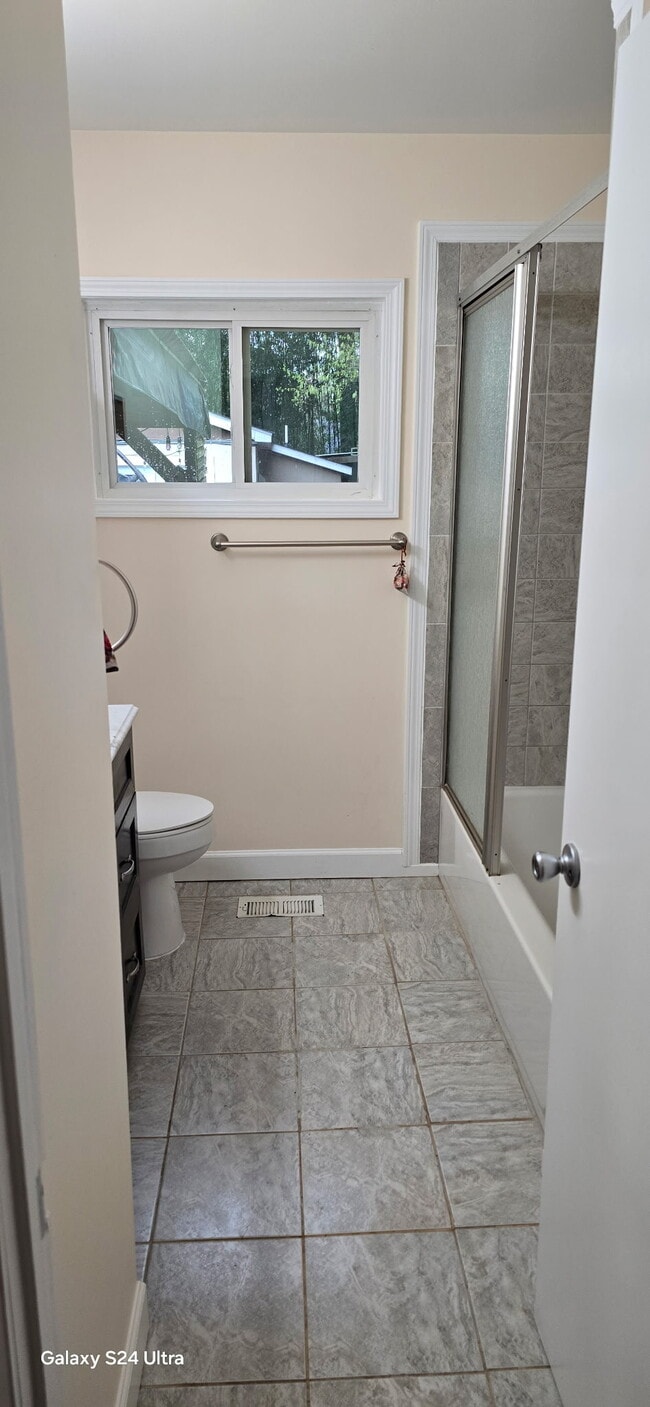 Foto del edificio - 228 Weston Rd