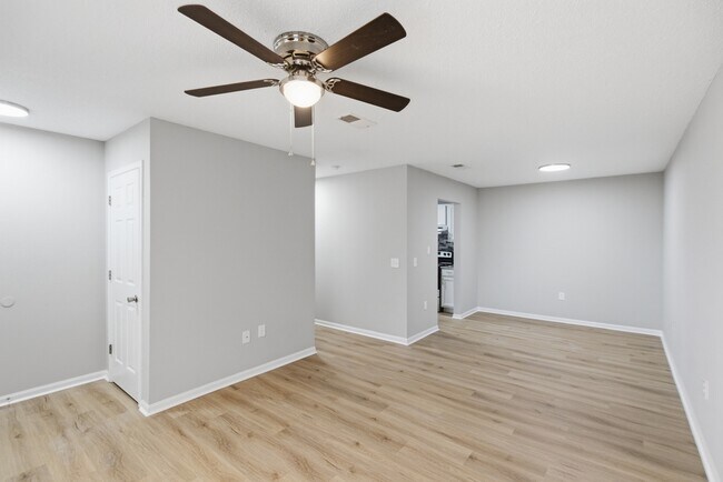 Foto del edificio - Englewood Apartments