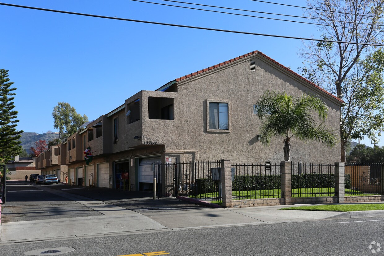 Foto del edificio - 11762 Rancho Santiago Blvd