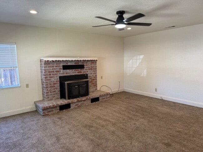 Building Photo - Cozy 3-Bedroom Home for Rent in Tracy!