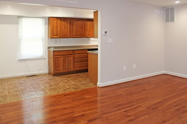 Building Photo - 3032 Churchill Ct