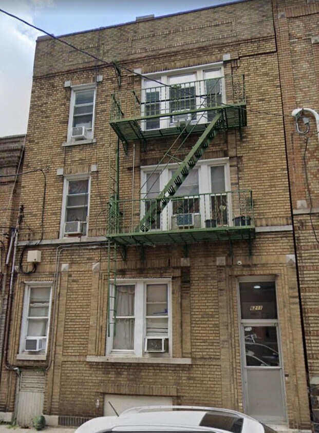 Primary Photo - 6211 Hudson Ave