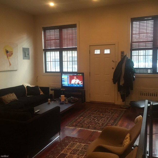 Foto del edificio - 149 Wilson Ave