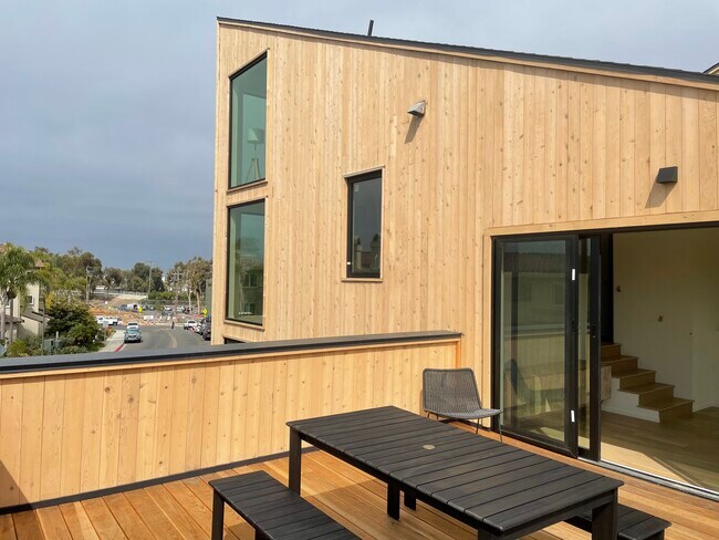 Private Deck - 584 Laguna Dr