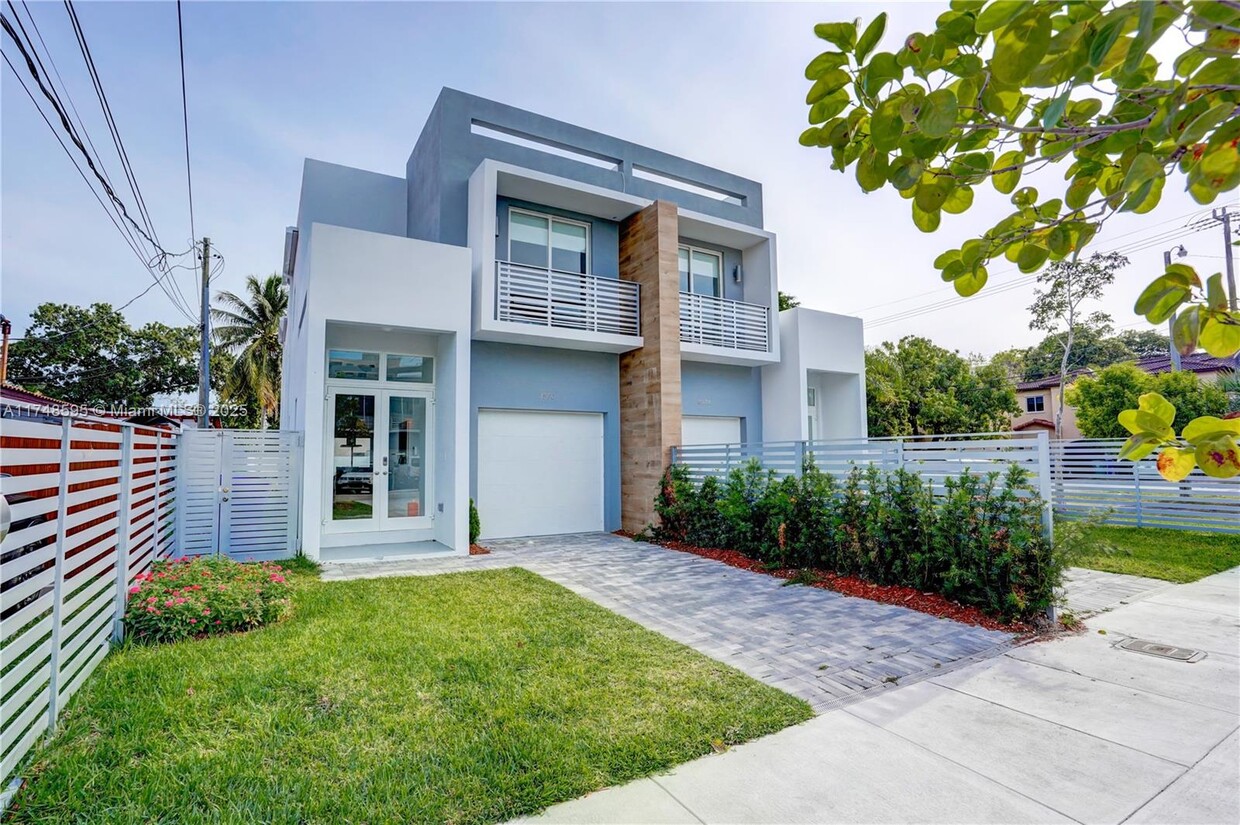 Foto principal - 3570 SW 23rd St