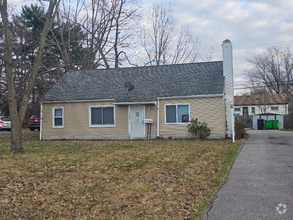 Building Photo - 4008 Lancaster Rd