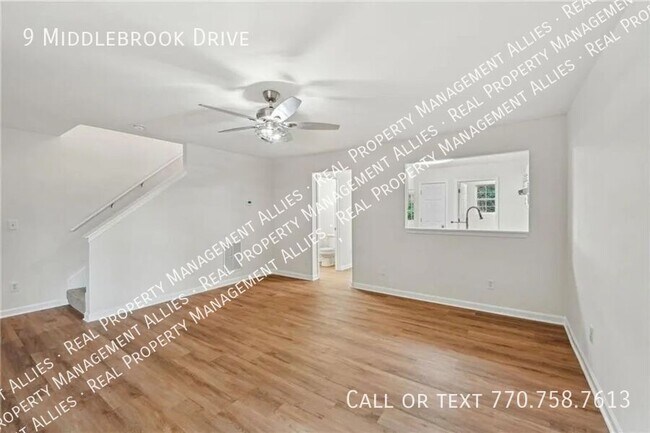 Foto del edificio - 9 Middlebrook Dr