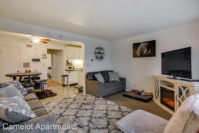 Foto del edificio - 1 br, 1 bath Apartment - 6423 Kennedy Avenue